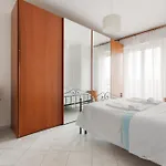 Piazzale Brescia- Cosy Apt With Balcony