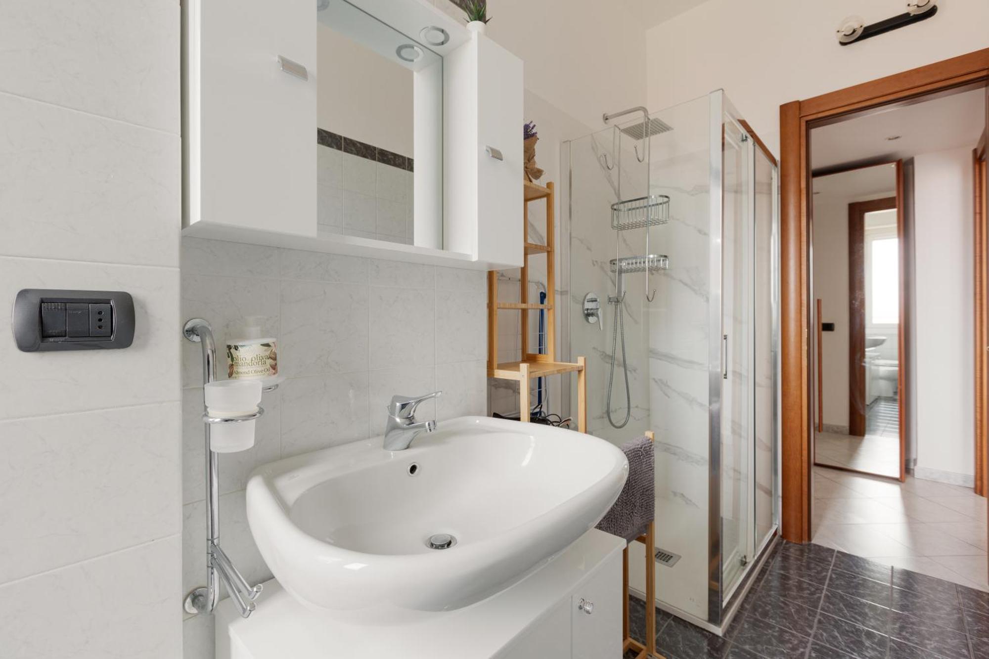 Apartment Piazzale Brescia- Cosy With Balcony Mailand