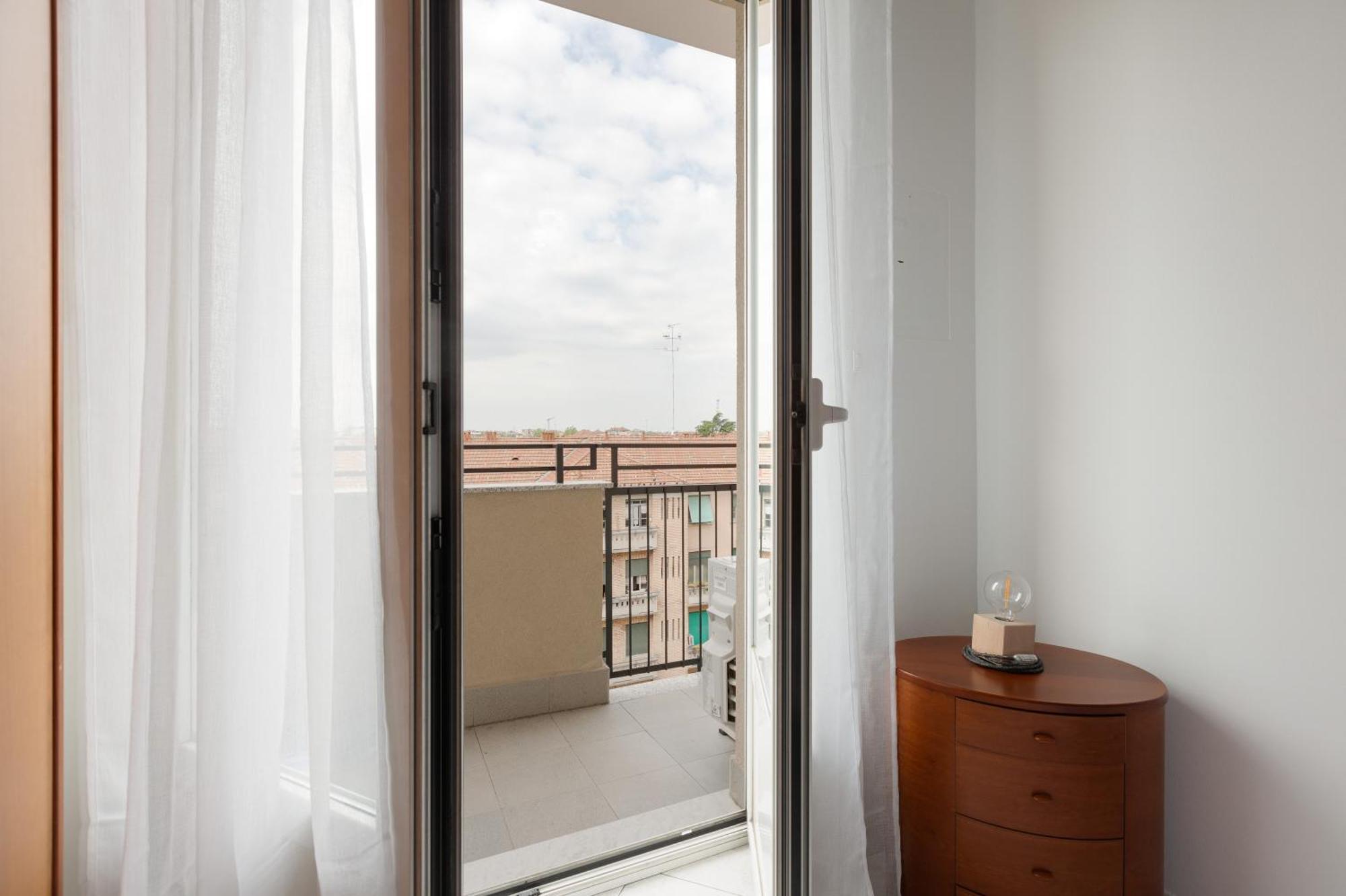 Piazzale Brescia- Cosy With Balcony Mailand