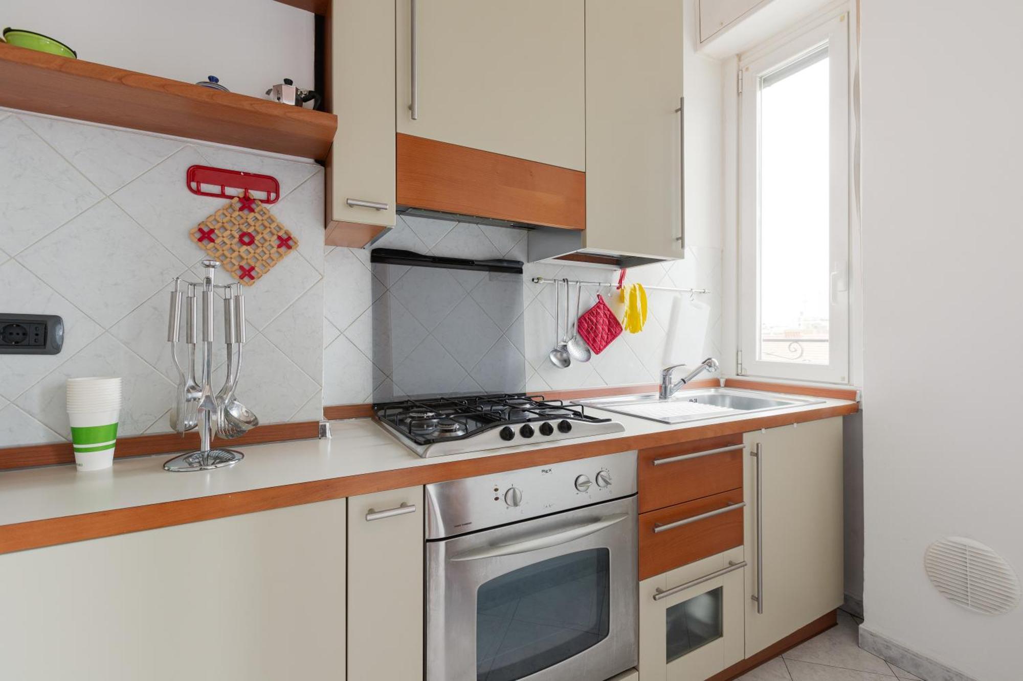 Piazzale Brescia- Cosy With Balcony Apartment *