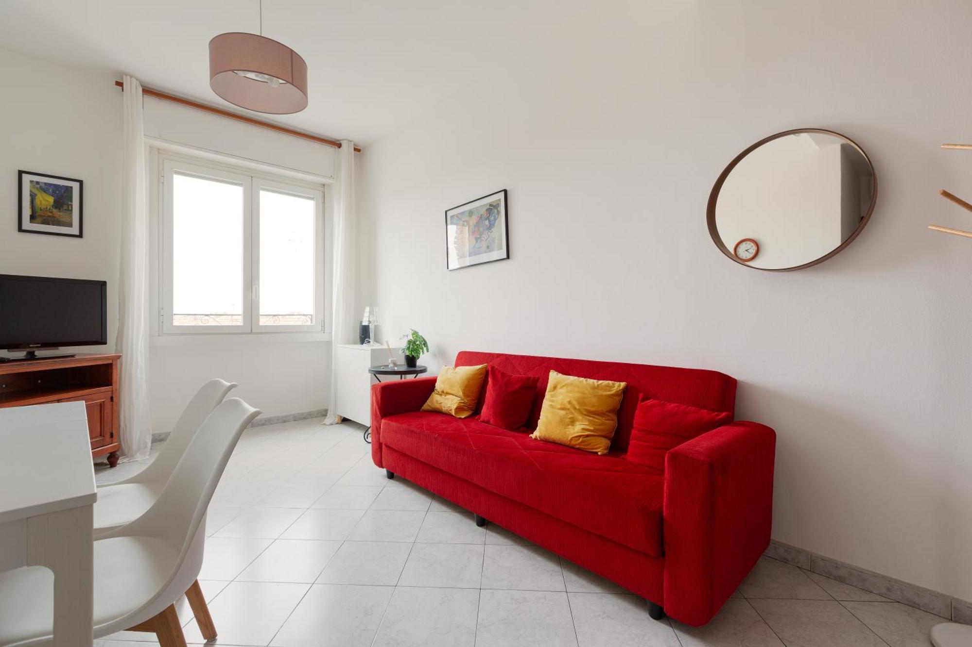 Piazzale Brescia- Cosy With Balcony